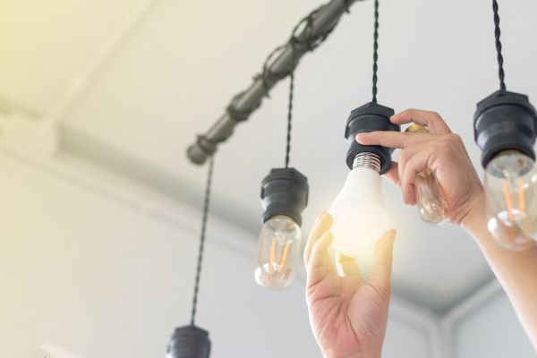 Cost of Light Bulb Changing Service in Ashburn