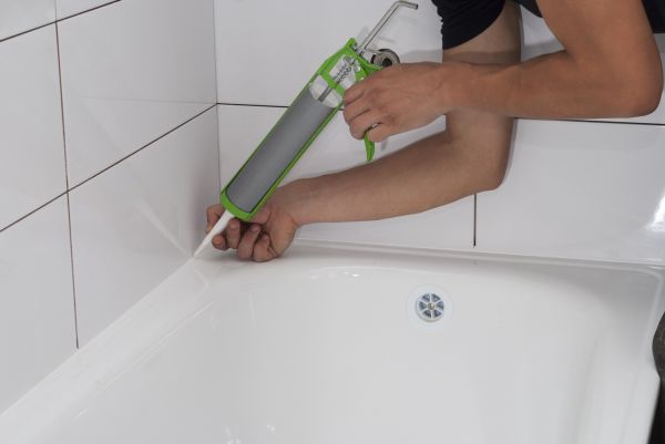 Cost of Tub Recaulking in Ashburn