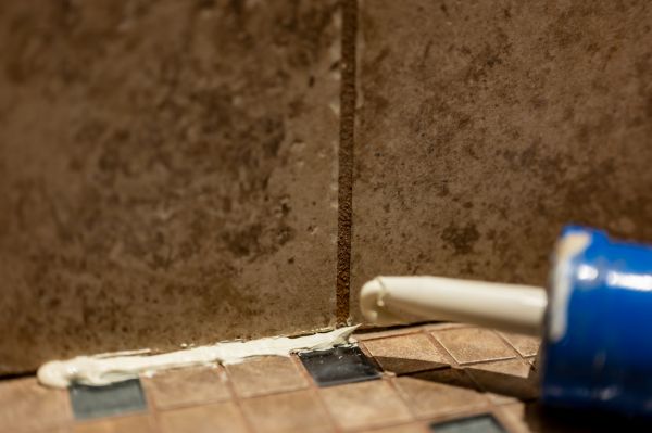Shower Caulk Replacement in Ashburn